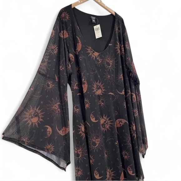 Cosmic Aura Celestial Skull Mesh Dress Plus Size 5 (26W-28W), Whimsigoth/Grunge - Picture 4 of 8